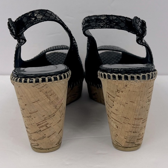STUART WEITZMAN PATENT SNAKE PRINTED OPEN TOE WEDGE, BLACK, SIZE 8.5M, WOMEN’S - Picture 4 of 16